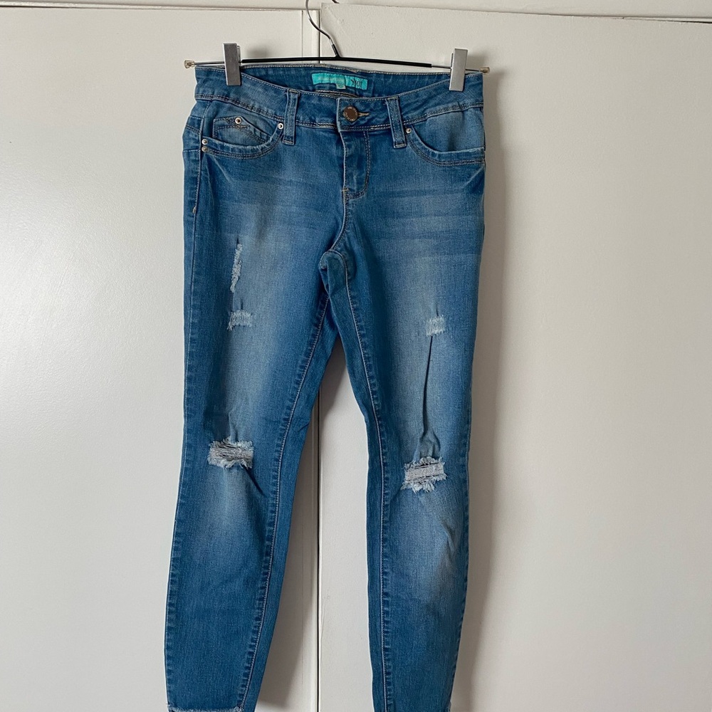 🛍️🛍️🛍️ YMI Blue Skinny Distressed Jeans